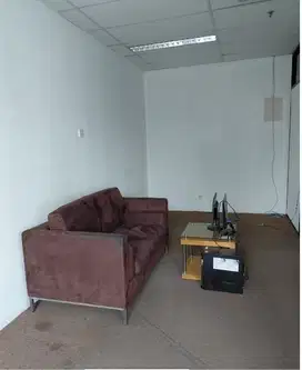 SEWA KANTOR DI JAKARTA PUSAT SENEN 50M2 PARTISI 130K NEGO
