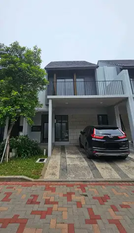 Disewakam rumah 2 lantai di wisteria metland cakung