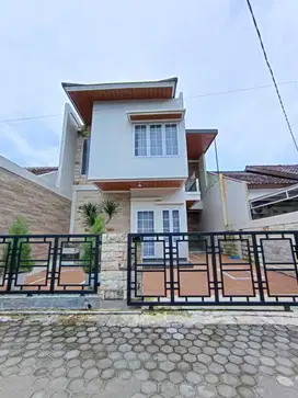 Rumah baru 2 lantai gito gati dekat sleman city mall