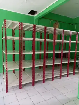Rak besi mudah di bongkar pasang