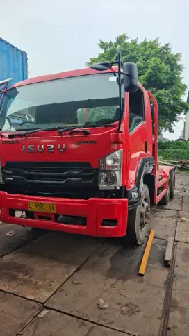 Isuzu giga 285 PS/ tractor head