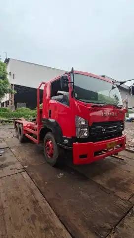 Isuzu giga 285 PS/ tractor head