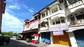 Ruko 3 lantai lokasi sangat strategis disewakan, Kuta area