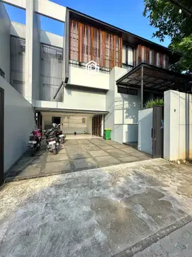 Rumah Mewah Konsep Tropical Dikemang Jakarta Selatan