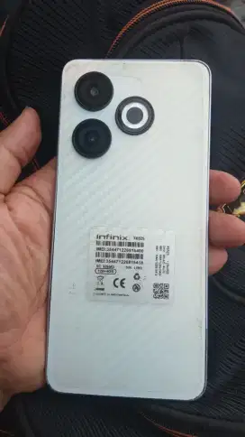 Infinix smart 8 4/4+128gb