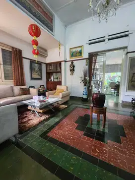 Dijual Rumah lama Menteng Prime  Area, sederet rumah dinas Wapres
