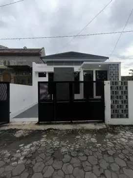 RUMAH CANTIK MODERN LIMASAN BARAT KAMPUS UII JAKAL