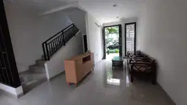 Rumah Cantik Furnish Chintya Summarecon Bandung
