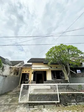 Dijual Rumah di Perumahan Puri Domas Tajem