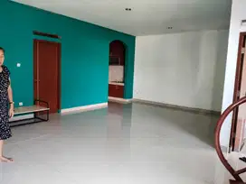 Disewakan Rumah Minimalis 2 Lantai Dalam Cluster Cigadung Raya