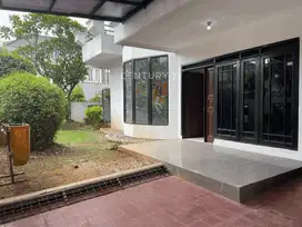 Rumah 2 Lantai Lokasi Strategis Di Kayu Putih Selatan R2173