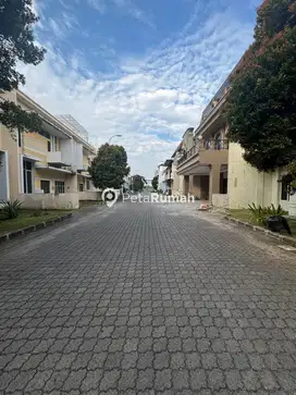 DIJUAL VILLA KOMPLEK GRAHA METROPOLITAN SOPHIE SUITE | DAERAH HELVETIA