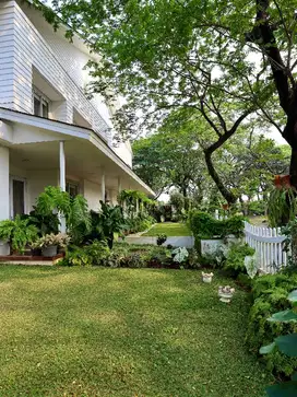 Rumah mewah Taman Golf Lippo Karawaci, lokasi premium dan mewah