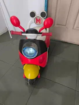 Dijual sepeda motor dan mobil baterai