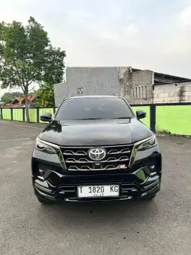 Fortuner VRZ GR 2.8 ISTIMEWA 2023 KM 13RB
