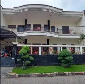 DIJUAL RUMAH MEWAH DARMO HILL SIAP HUNI