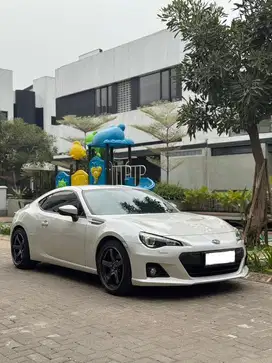 Subaru BRZ Coupe White on Black Full Spec 2012 Sangat Terawat
