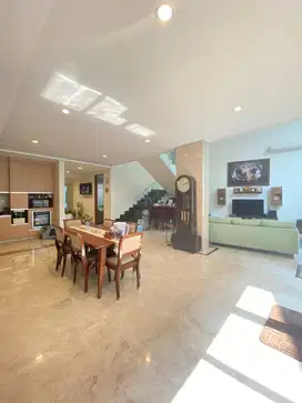 Dijual Rumah Di Pondok Indah  2,5Lt di dekat Pondok Indah Mall,Jaksel