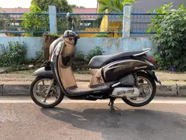 Scoopy Fi 2014 Hitam