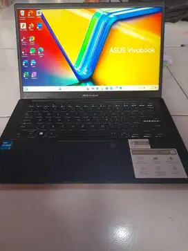Asus Vivobook Core i3 8GB 256GB Masih Garansi