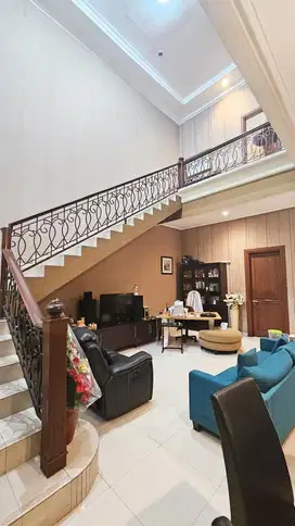 JUAL RUMAH CENTRAL PARK AHMAD YANI SURABAYA SELATAN