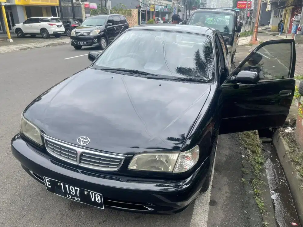 Toyota Corolla tahun 2000