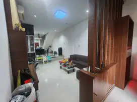 Jual Rumah Komplek Gardenia Jl Krakatau - Furnished