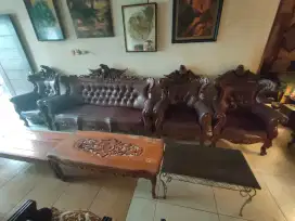 Sofa (3 single + 1 panjang + 2 meja) Ukiran Garuda Jati MULUS.