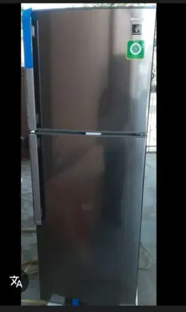 Jual kulkas baru 3 bulan