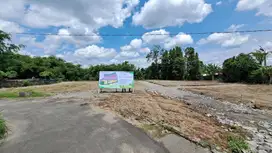 Tanah Jogja Kalasan, Dekat Stadion Maguwoharjo