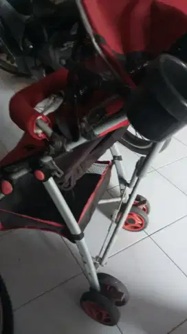 Stroller bekas bisa dilipat