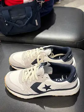 sepatu converse run star trainer white  navy size 42 ex footlocker