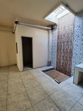 di sewakan rumah citra 8