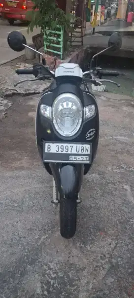 scoopy donat 2017 mulus bagus mesin sehat pajak panjang plat baru