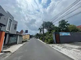 tanah plemburan jl sulawesi shm siap akad utara kampus UGM kaliurang