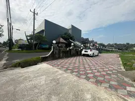 Tanah Jogja Tepi Jalan Raya, Nempel Perumahan Elite, 3 Menit Mall SCH