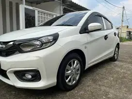 Over Kredit : Honda Brio 1,3E (AT)