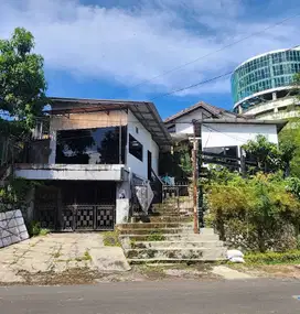 Rumah SHM 2 Lantai di Jalan Utama Dago Ir H Juanda LT 330m²