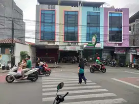 JUAL CEPAT TURUN HARGA RUKO PINGGIR JALAN RAMAI DEKAT HALTE BUSWAY