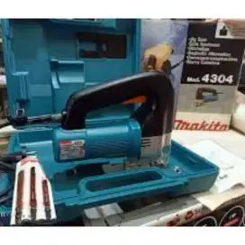 Dijual Cepat 2 Unit Mesin Gergaji potong Makita N5900B dan Makita 4304