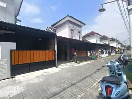 Rumah murah di Kartasura ada bathup nya dekat superindo