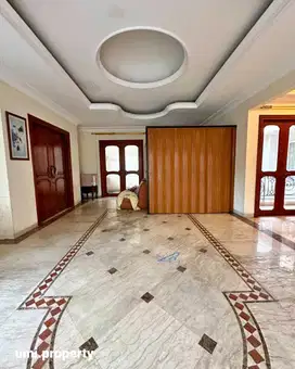 Rumah Mewah Area Menteng dekat Jalan Cendana