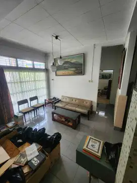 Dijual Rumah 2lt cocok untuk jadi kost2an di Cideng, Jakarta Pusat
