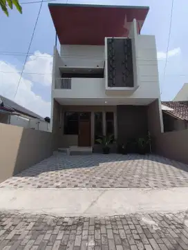 Dijual Cepat, Rumah 2 Lantai Di Condongcatur