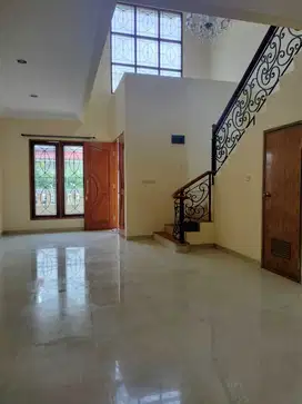 Di Sewakan Rumah 2 Lantai Gading Griya Residence kelapa gading