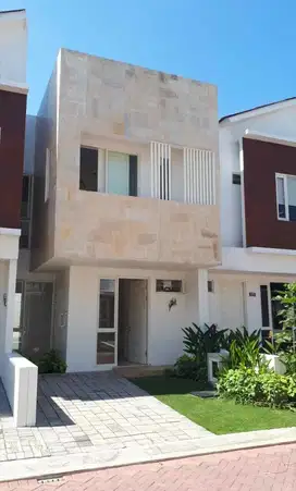 Rumah Dian Istana Oasia Dekat Pakuwon, Royal Residence (code : DND)