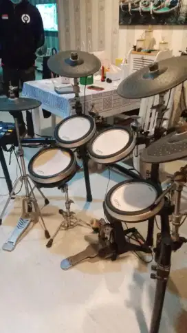 Drum electric yamaha dtx750