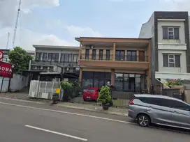 Sewa ruko besar di kota wisata