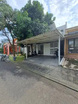 Rumah sudah direnovasi, 1,5 LT, barat daya, Di Cluster The ICON BSD