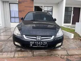 Mobil Accord 2003